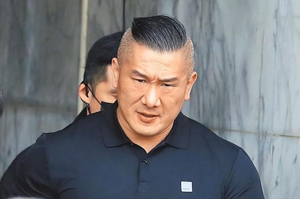 我要配资 高雄接连爆出弊案，“馆长”呛：民进党侧翼们都瞎了吗