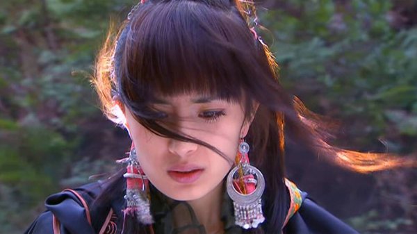 股票配资门户导航查询 杨幂2006神雕哭戏引爆争议！挤眉弄眼被嘲模板化，观众怒斥：灵气去哪了？